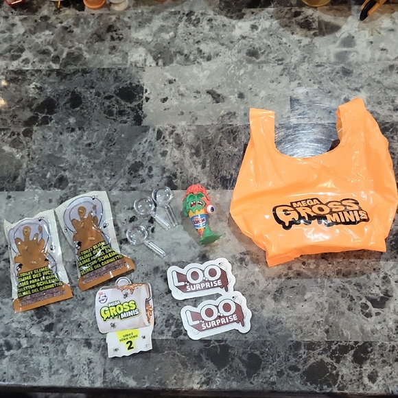 Zuru Other - Zuru Mega Gross Minis